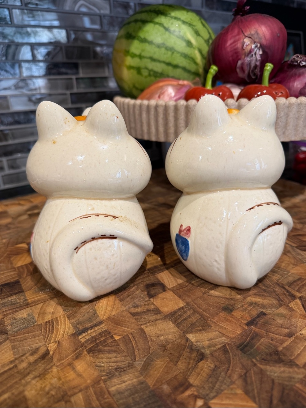 Vintage Ceramic Cat Salt & Pepper Shakers 🐱 - Picture 3 of 5
